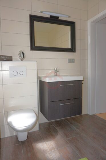 Badezimmer Obergeschoss Bild 2