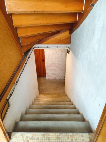 Zugang zum Keller und zur Waschküche