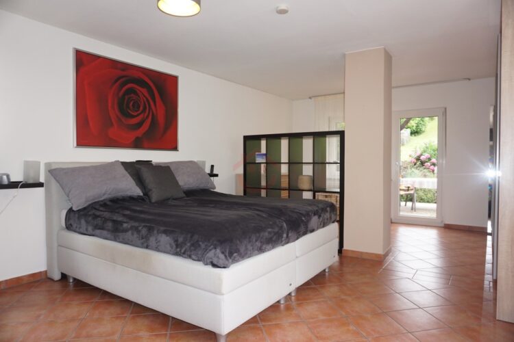 Schlafzimmer mit Terassenzugang