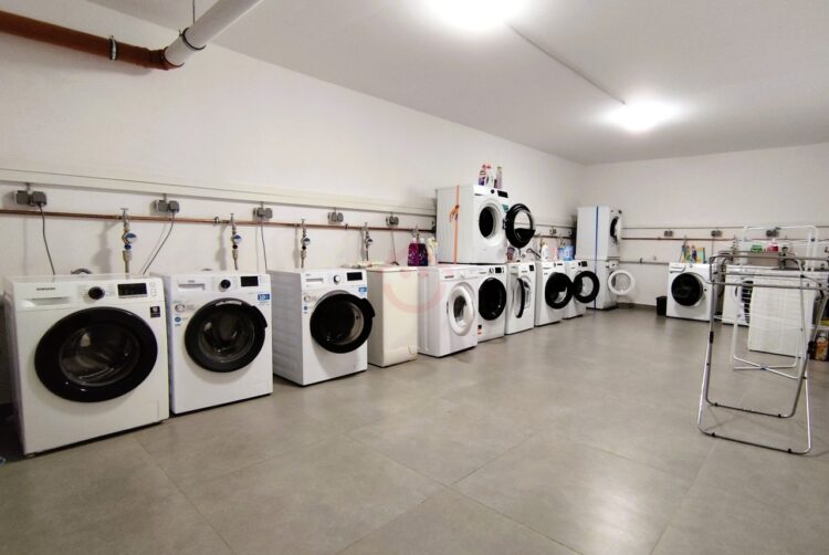 Eine gemeinschaftliche Waschküche