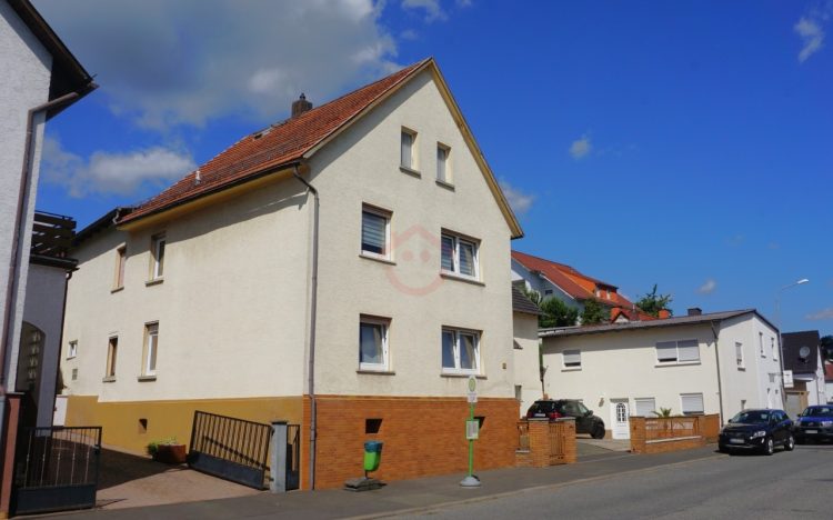 Straßenansicht