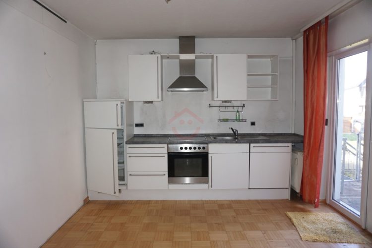 Wohnung 2 Küche mit Einbauküche