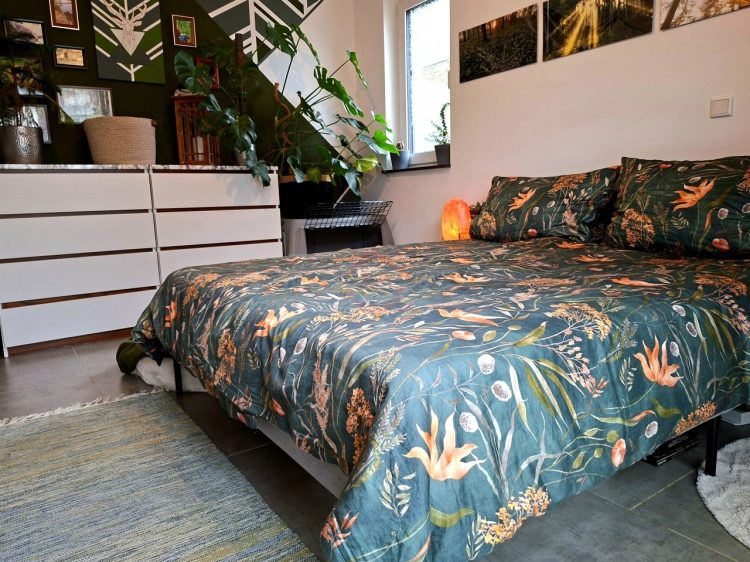 Schlafzimmer (1)