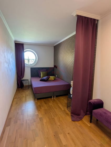 Schlafzimmer UG