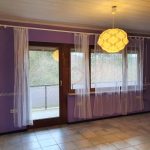 Wohnzimmer Erdgeschoss mit Zugang Balkon