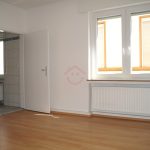 Schlafzimmer Blickrichtung Bad (1)