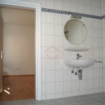 Badezimmer Blickrichtung Schlafzimmer (2)
