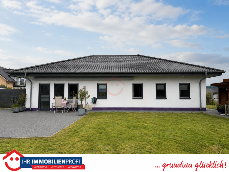 Einfamilienhaus in Waldsolms mit großem Grundstück, Garage und Gartenhaus