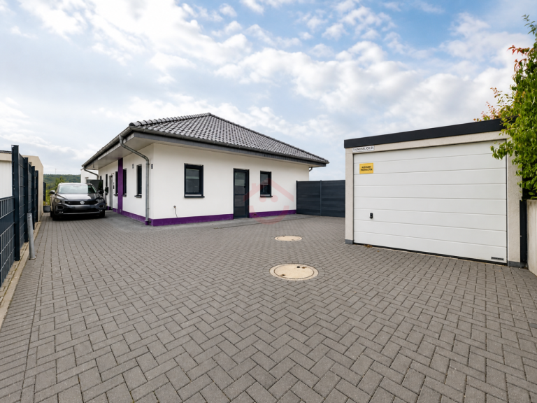 Außenansicht+Garage