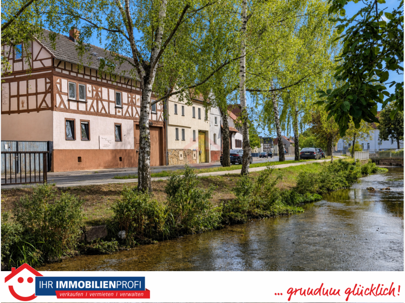 Fachwerk-Traum in Heuchelheim: Modernes Wohnen inkl. Pool, Werkstatt und Ausbaupotenzial