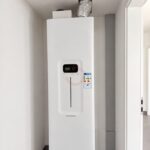 Wärmepumpe im wohnungsinternen Abstellraum